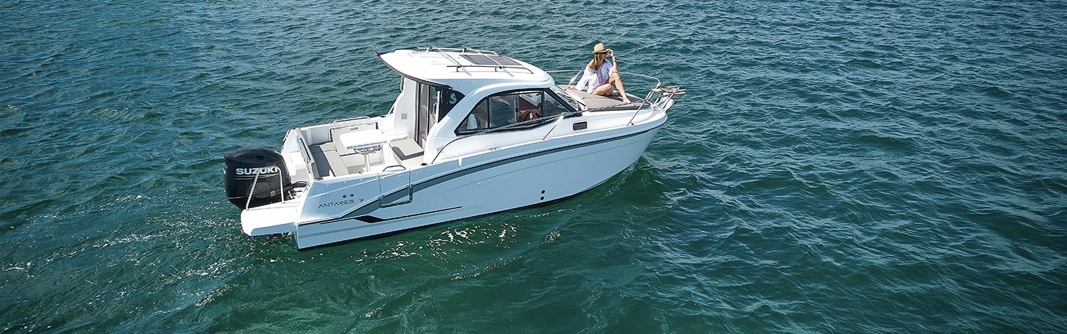 The 2024 ANTARES 7 by Beneteau Outboard